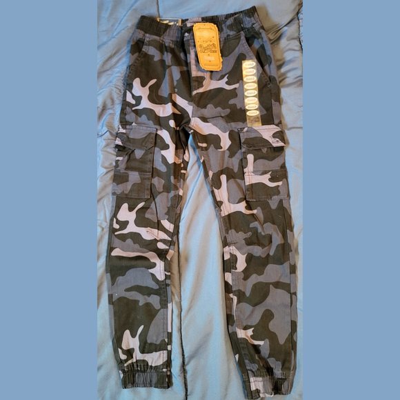 NWT Boy's "BROOKLYN'S BEST" stretch Cargo Pants sz M(10/12) Navy Camo - Picture 1 of 4